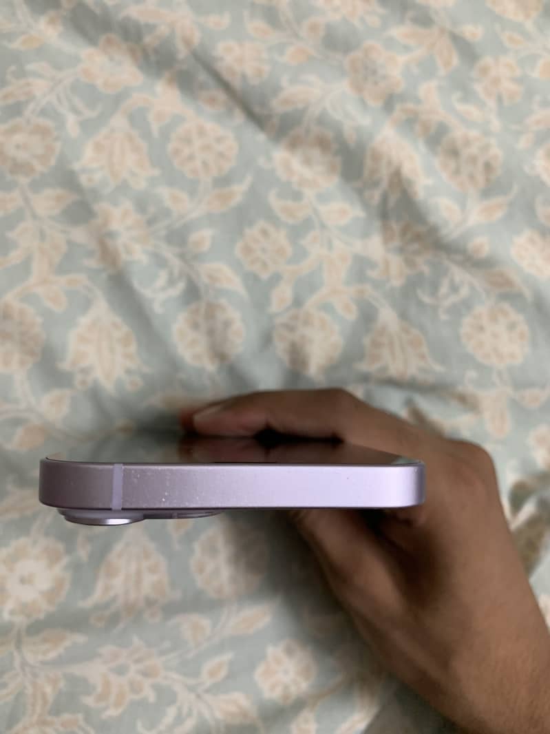 iPhone 14 4