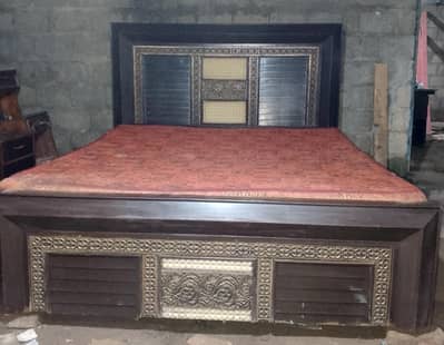 use king size bed with mattress madicated