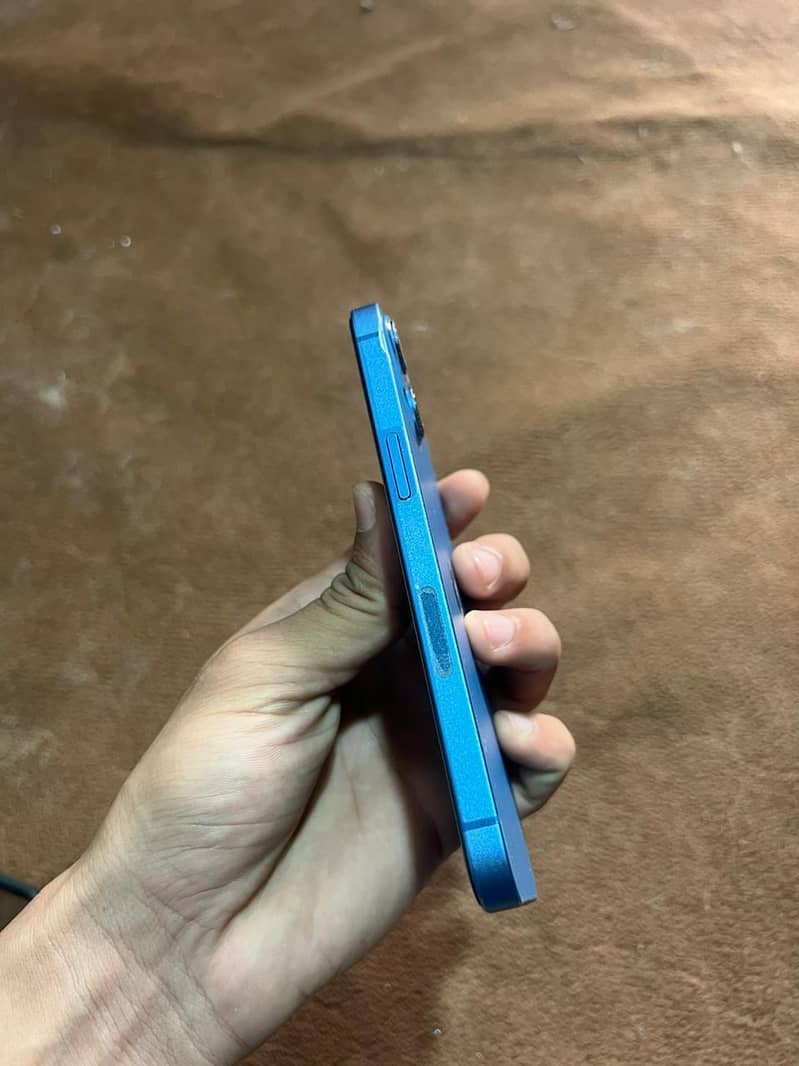 Apple iPhone 13 6