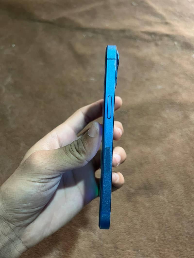 Apple iPhone 13 10