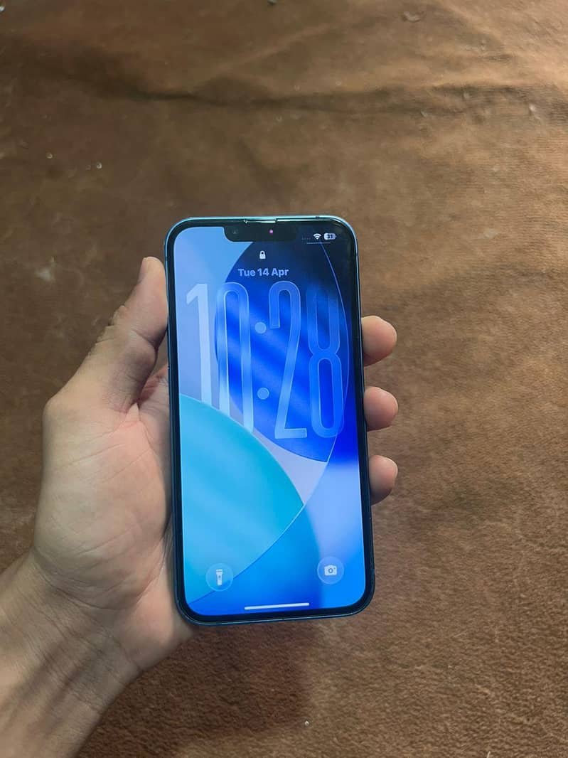 Apple iPhone 13 13