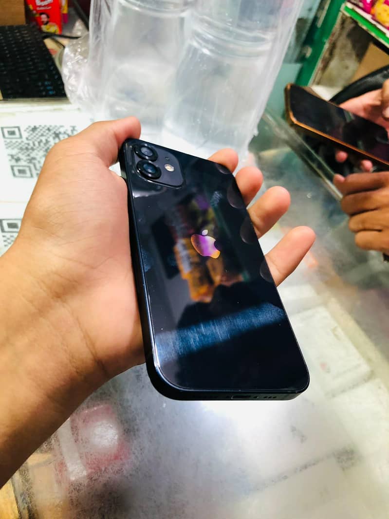 Apple iPhone 12 1