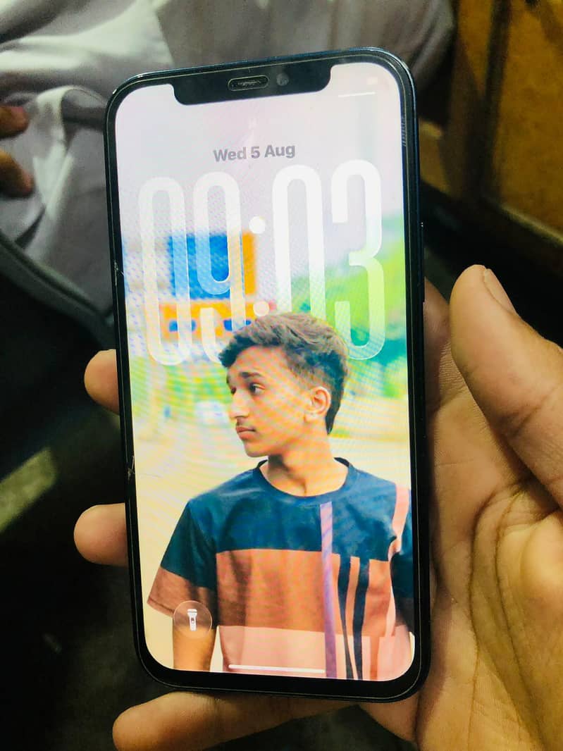 Apple iPhone 12 3