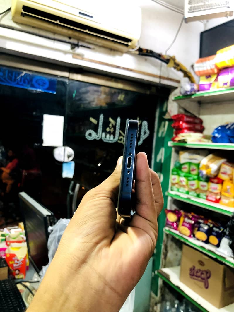 Apple iPhone 12 5
