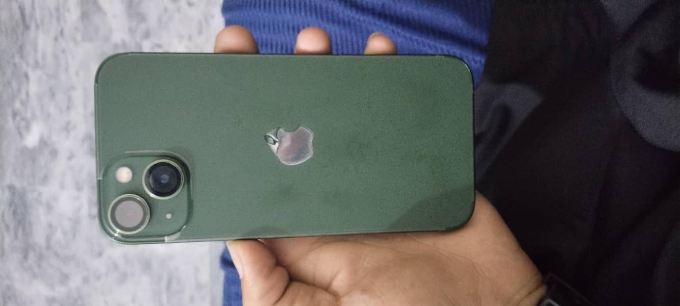 Apple iPhone 13 7