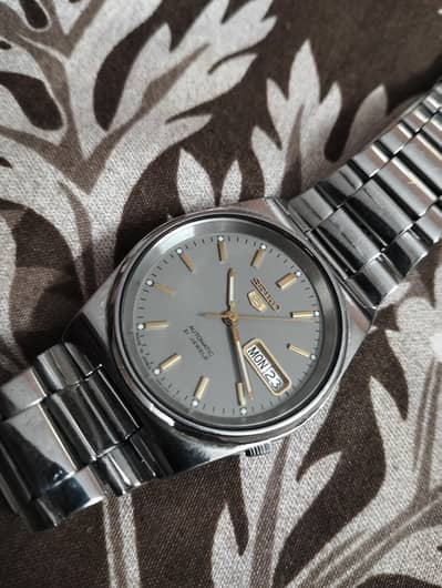Original Seiko 5 Automatic Watch 21 Jewels - Japan Made Day Date