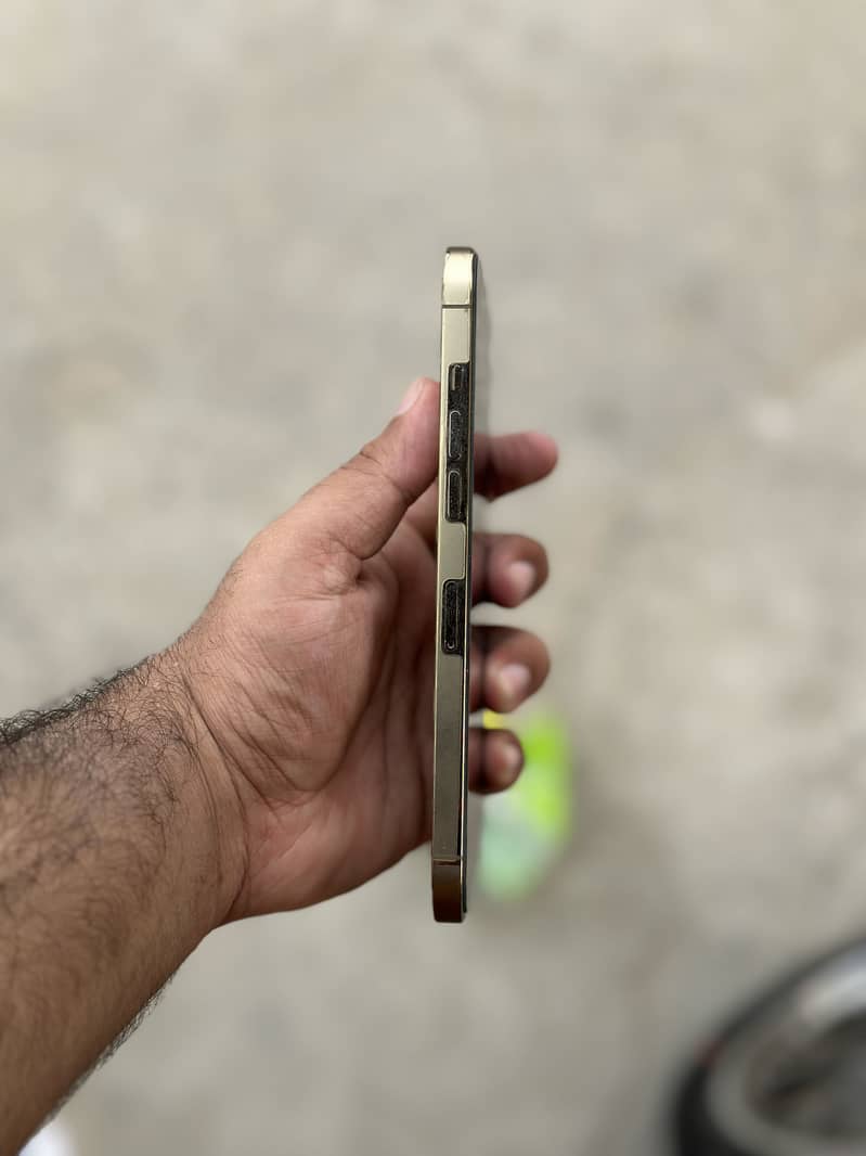 iPhone 12 pro max 3