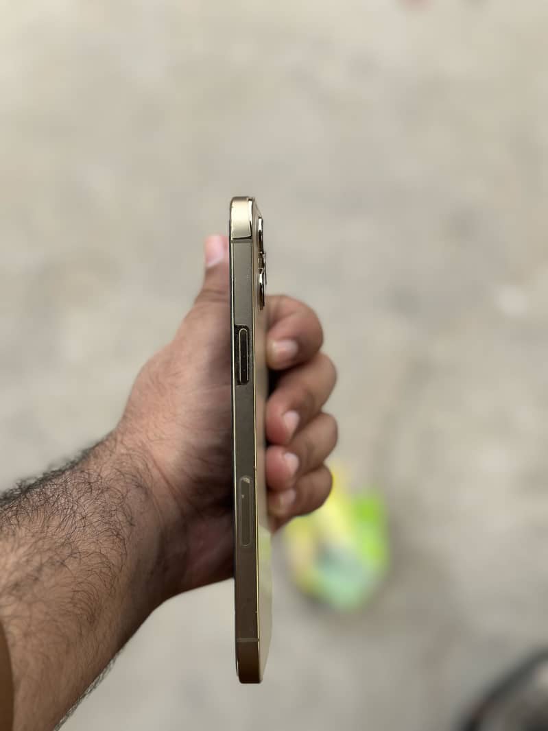 iPhone 12 pro max 5