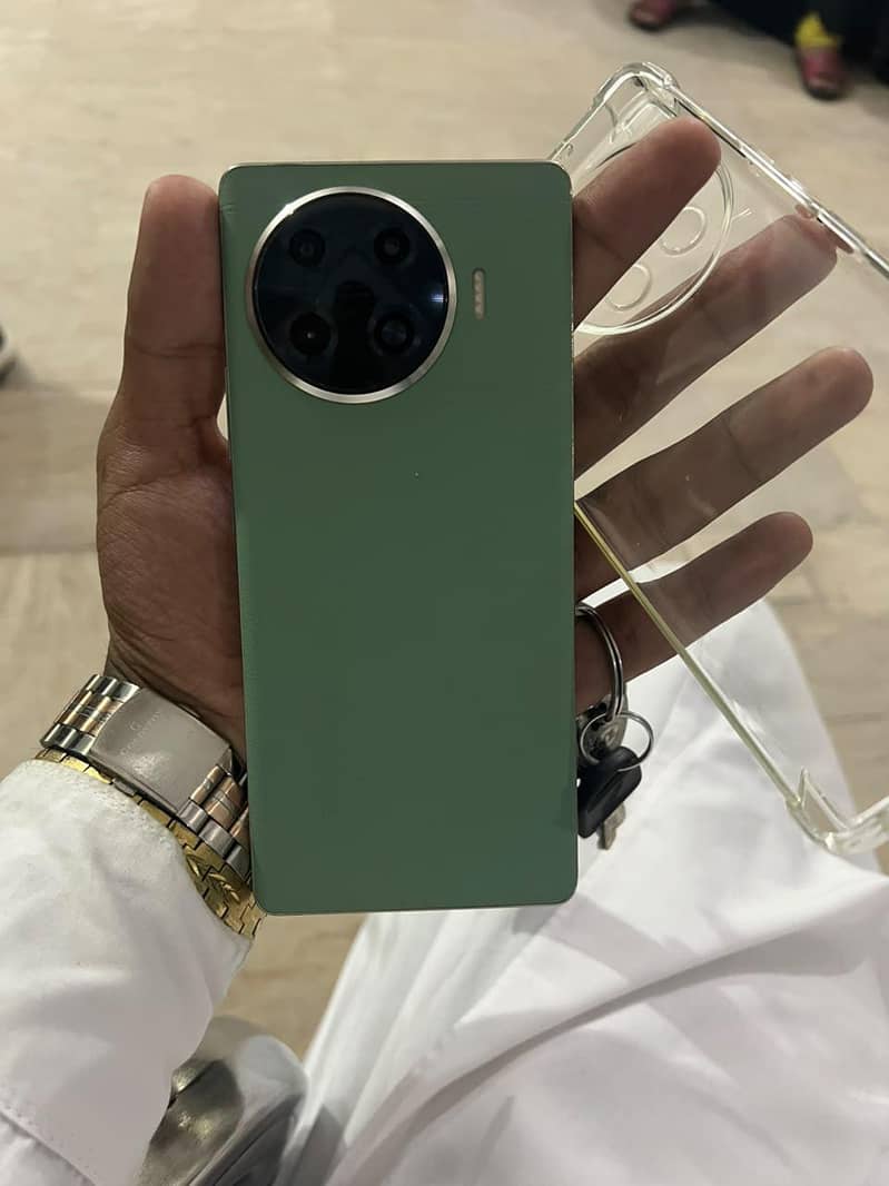 Tecno Spark 20 Pro Plus 2