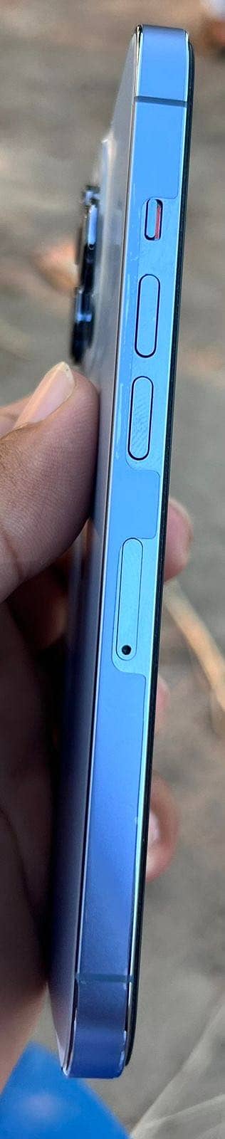 Apple iPhone 13 Pro 4