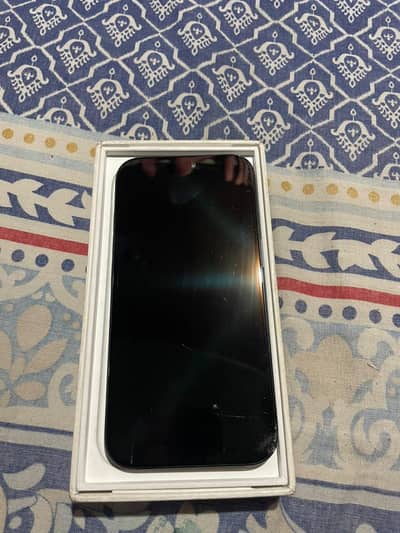 Apple iPhone 16