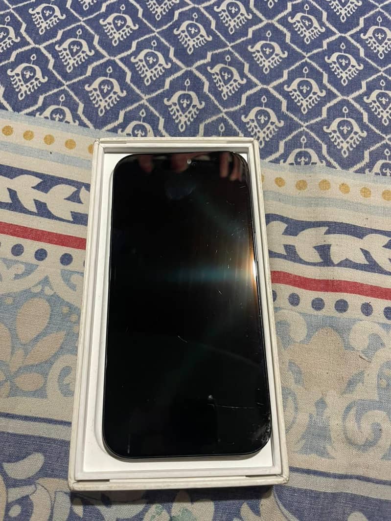 Apple iPhone 16 0