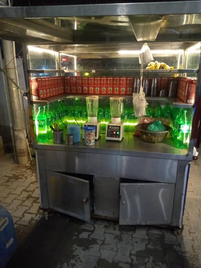 Fresh Juice counter with 3 juicer Machine