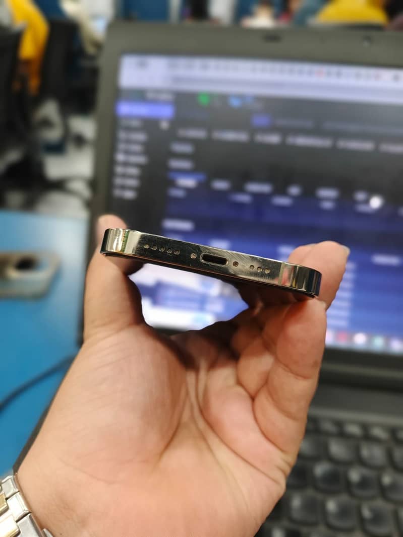 Apple iPhone 14 Pro 3