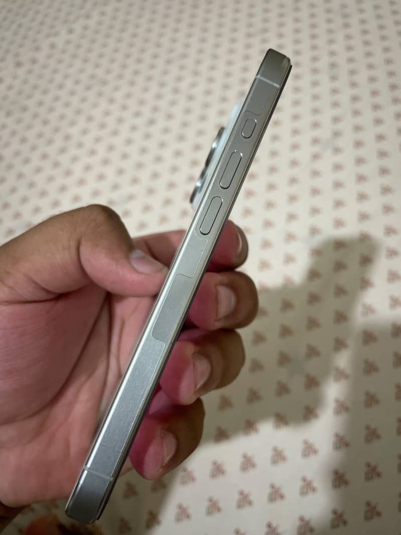 Apple iPhone 15 Pro 1