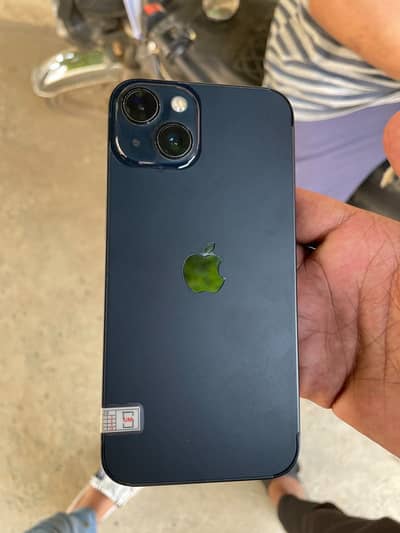 Apple iPhone 13