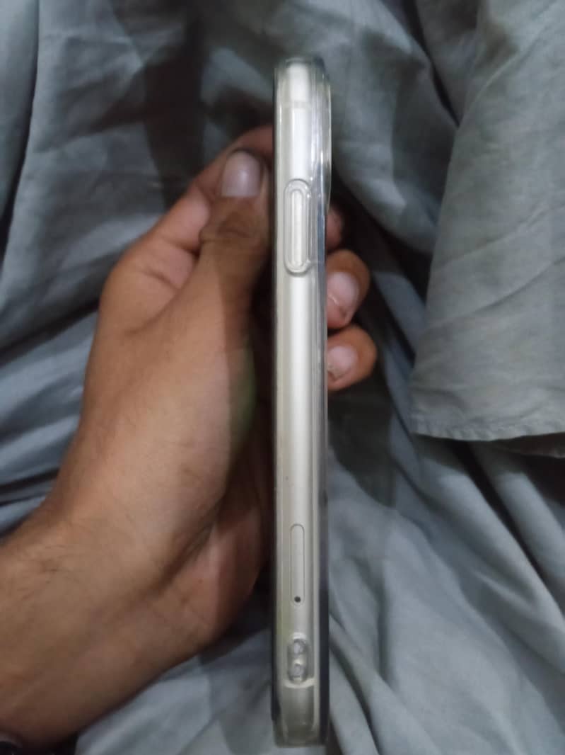 Apple iPhone 11 5