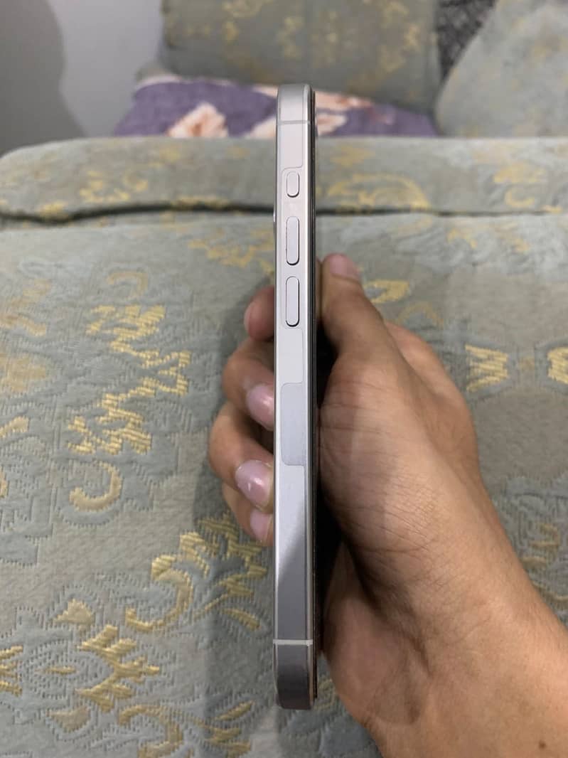 Apple iPhone 15 Pro 3