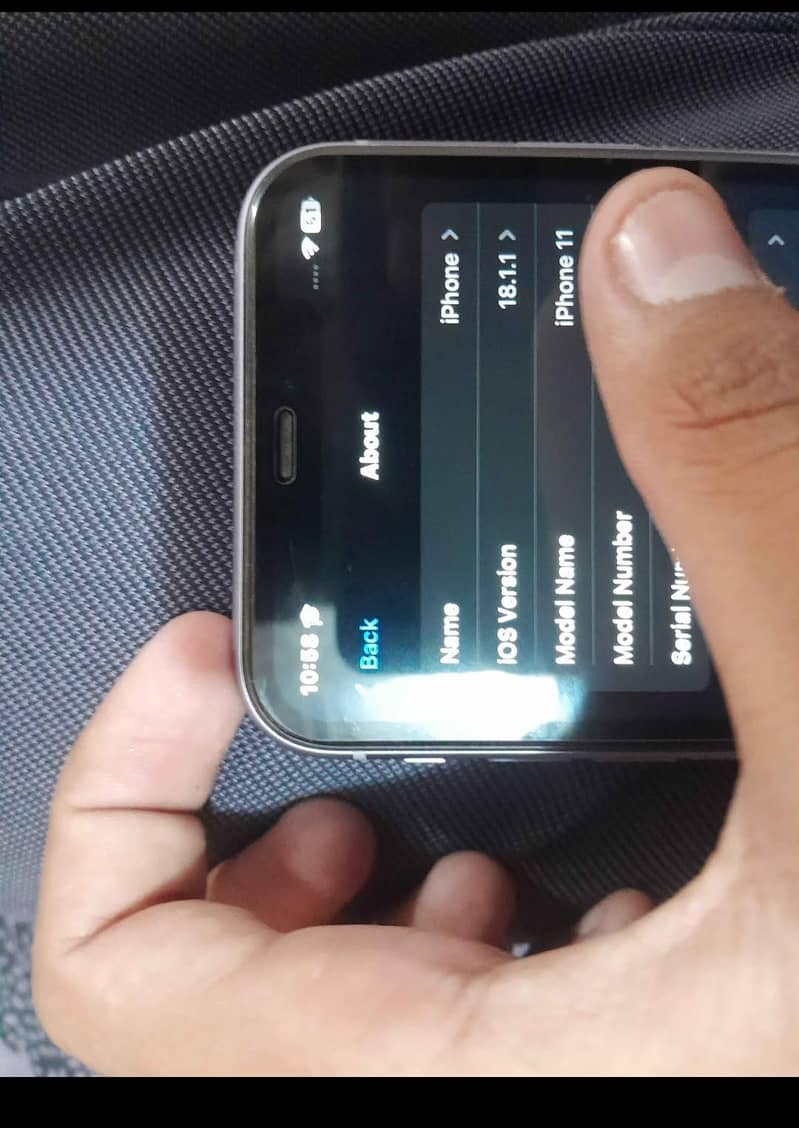 Apple iPhone 11 4