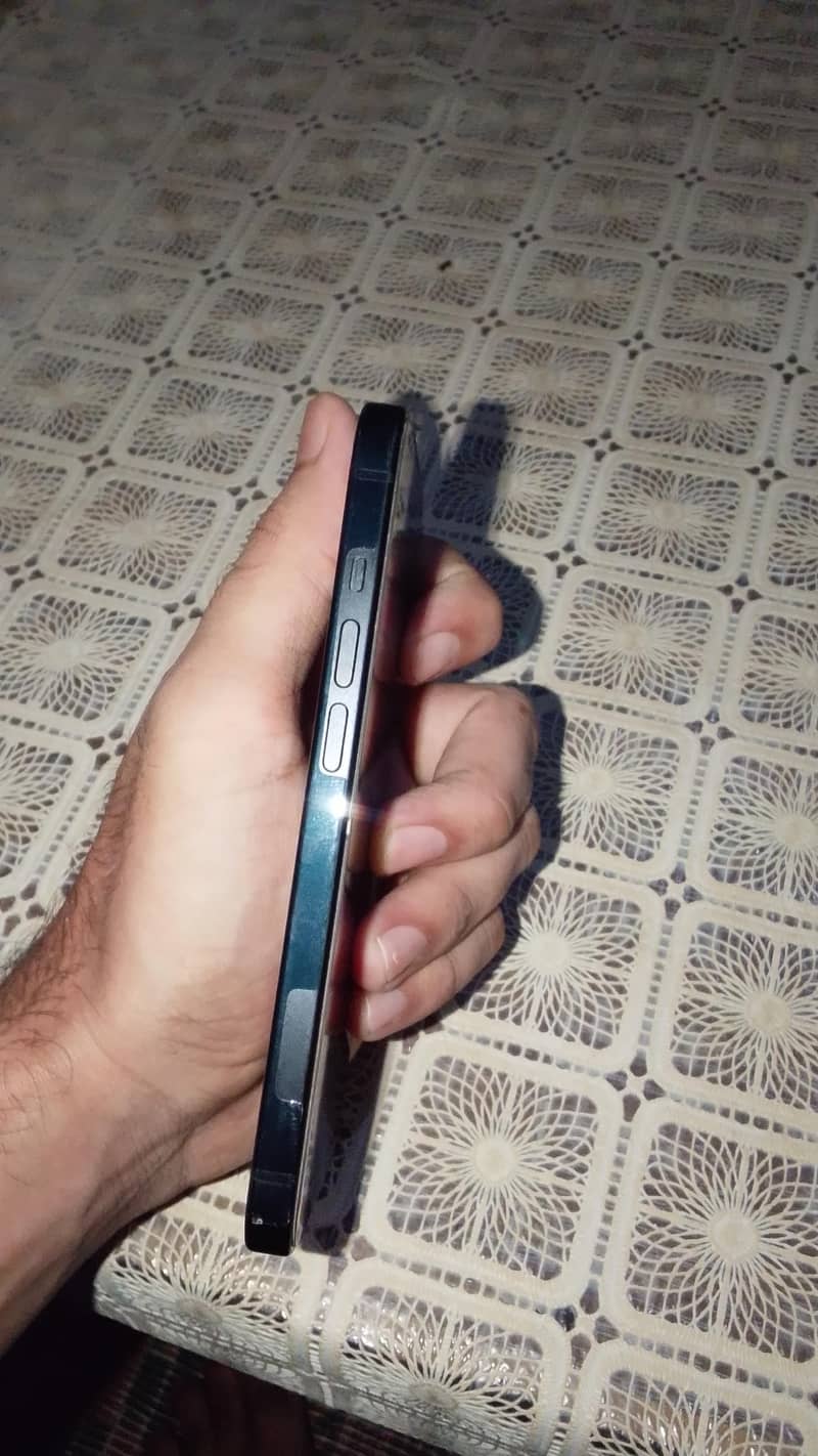 Apple iPhone 15 5