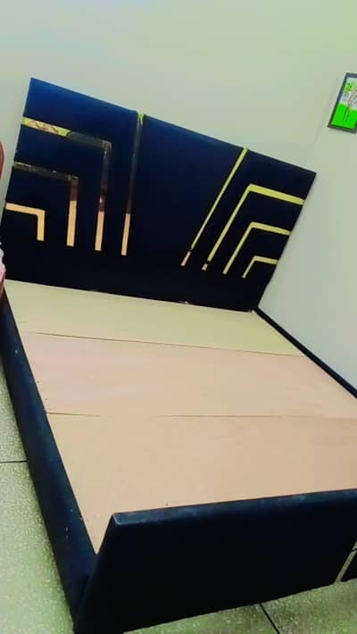Modern King Size Bed for Sale – Excellent Condition