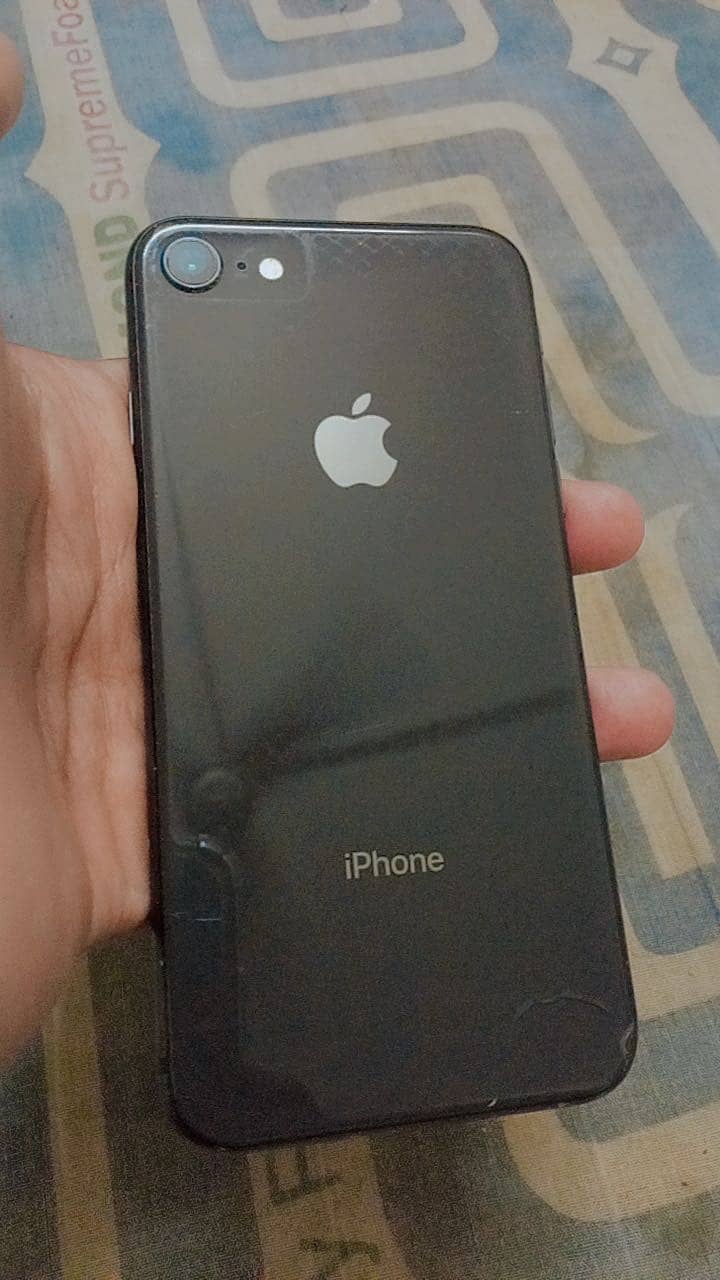 Apple iPhone 8 1