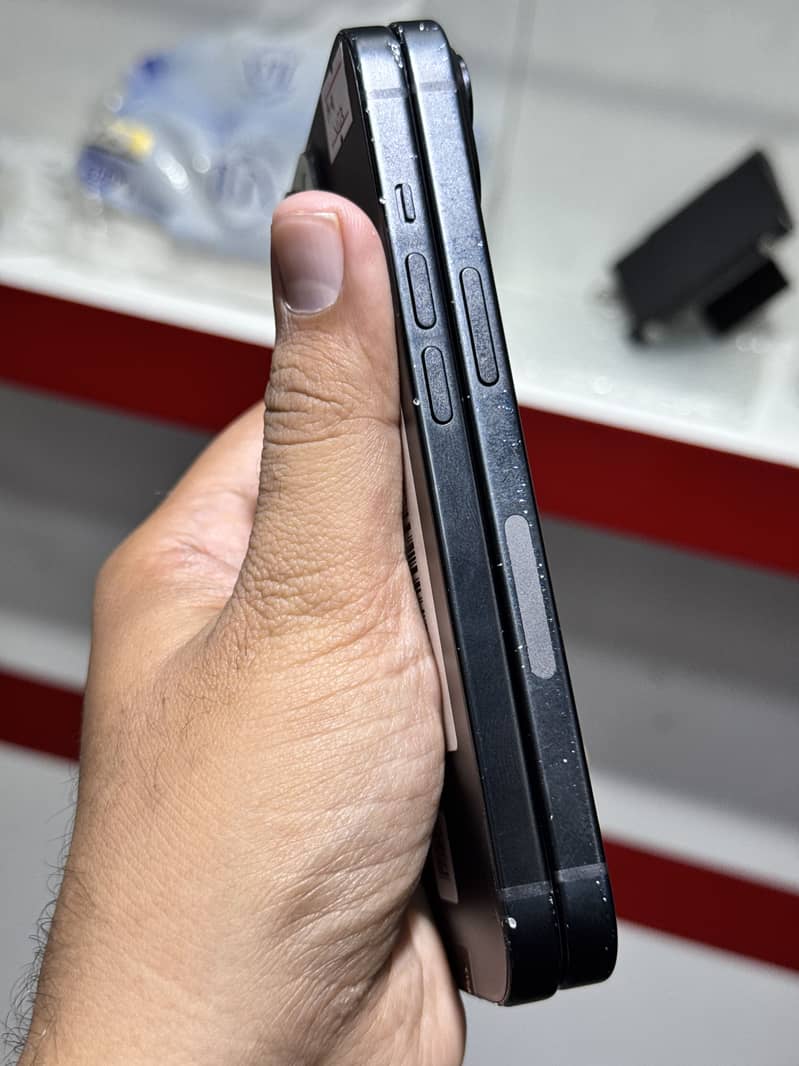 Apple iPhone 15 3