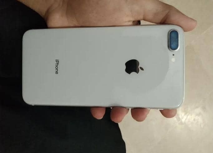 Apple iPhone 8 Plus 0
