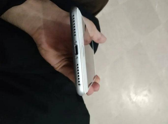 Apple iPhone 8 Plus 3