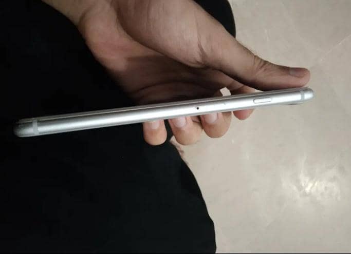 Apple iPhone 8 Plus 4