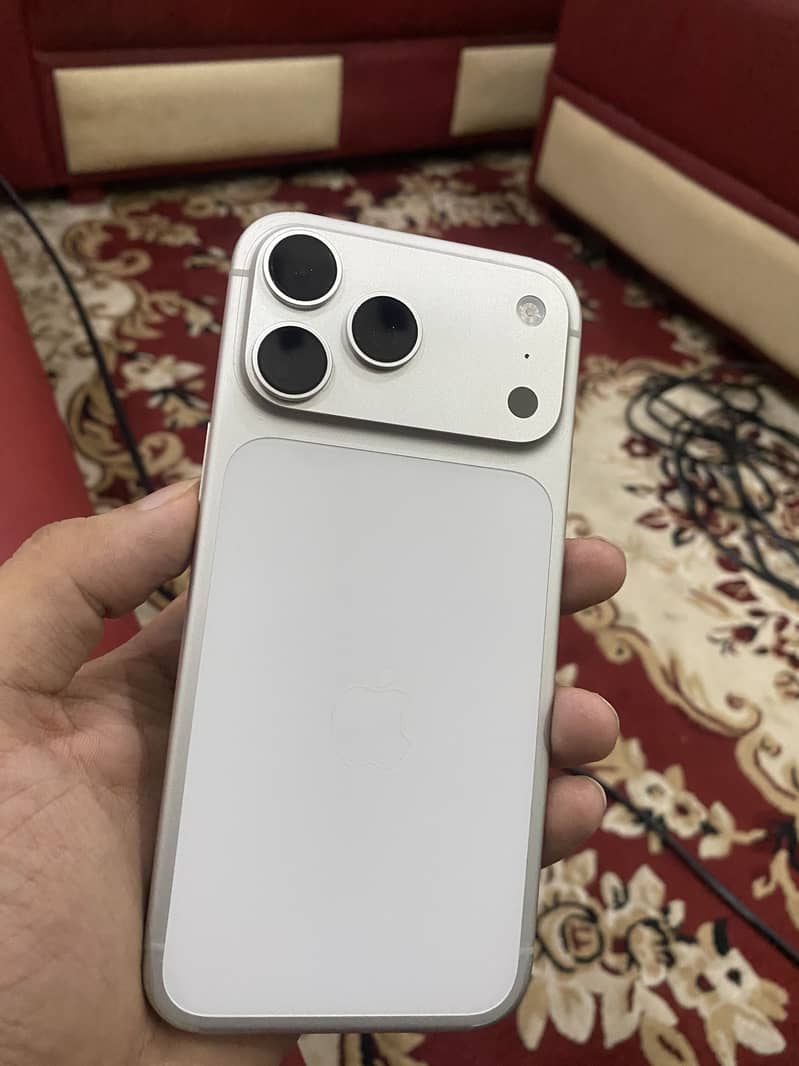 Iphone 17pro max 1