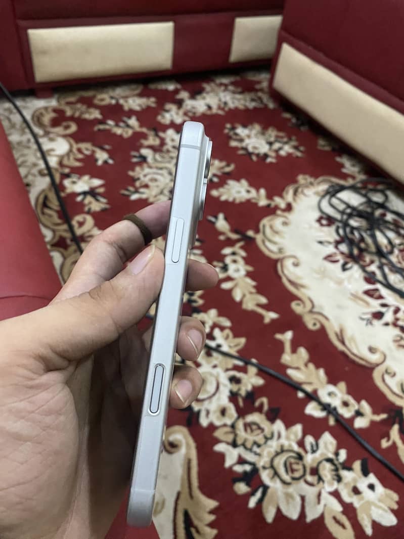 Iphone 17pro max 4
