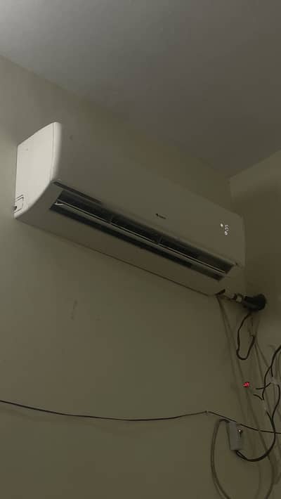 Gree 1.5 ton non inverter ac
