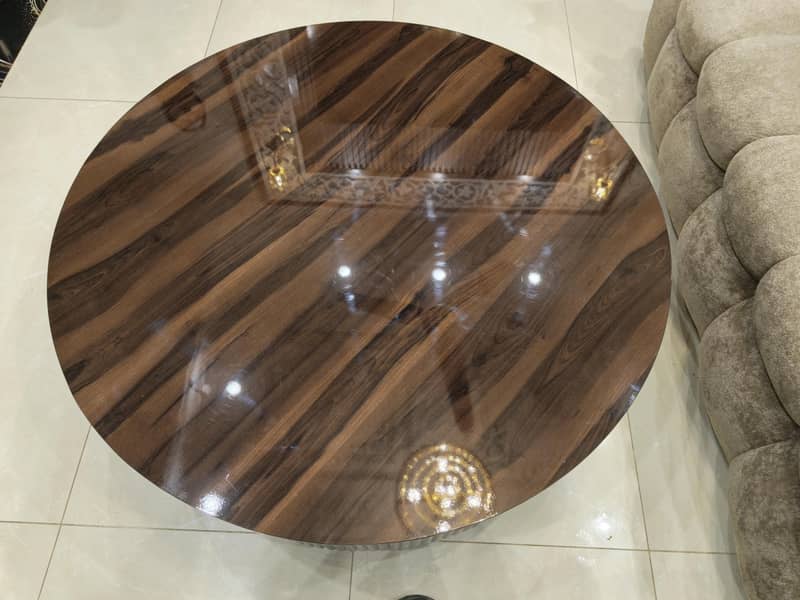 Round Centre Table 1