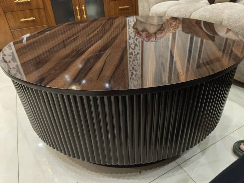 Round Centre Table 3