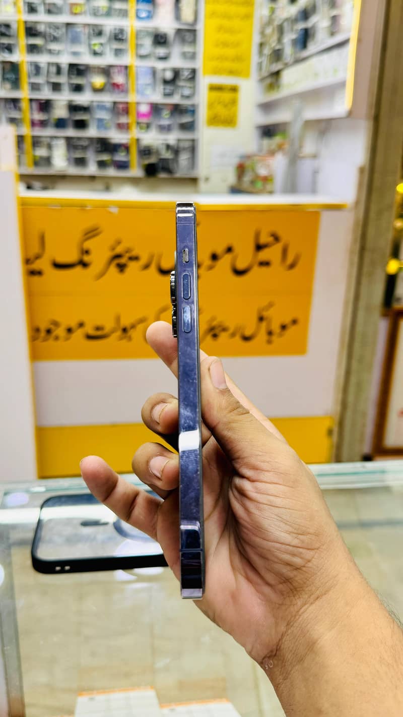 Apple iPhone 14 Pro Max 2