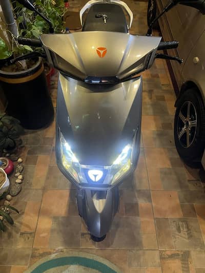 Yadea T5 electric scooter