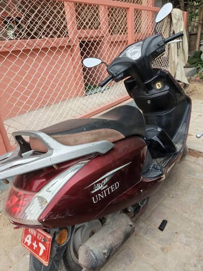 United 100cc petrol scooty for sale