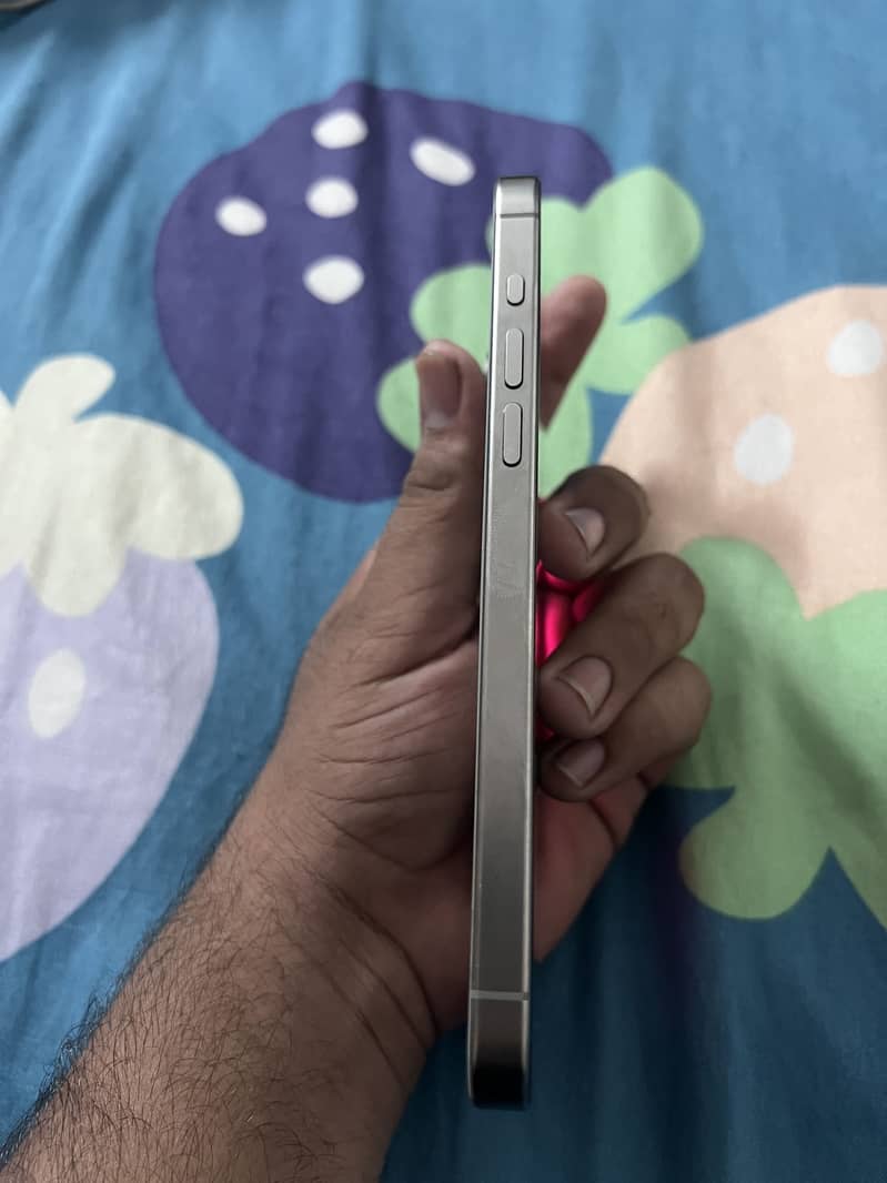 Apple iPhone 15 Pro Max 7