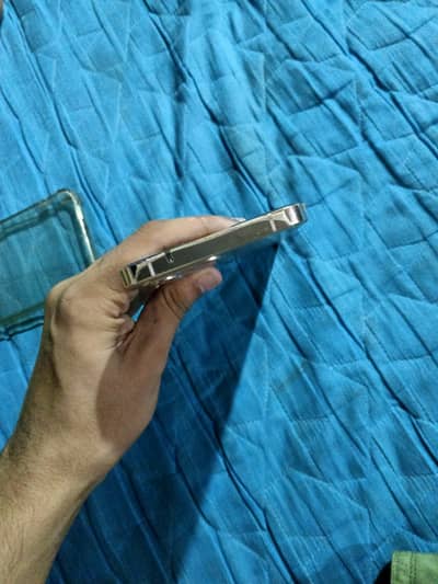 Vivo V23 12 256 GB storage