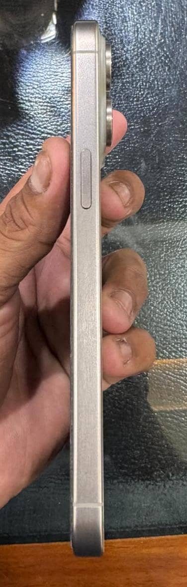 Apple iPhone 15 Pro Max 5