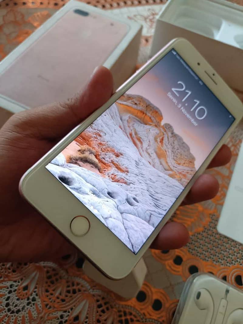 Apple iPhone 7 Plus 1