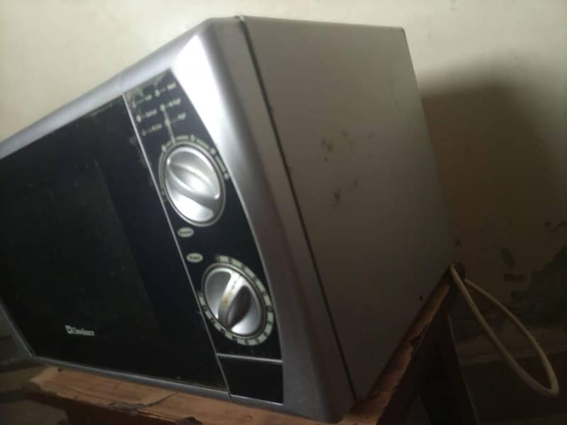 Dawlance Microwave 4