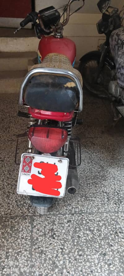 crownlifan 70Cc bike, sukkur number. price lil bit negotiable