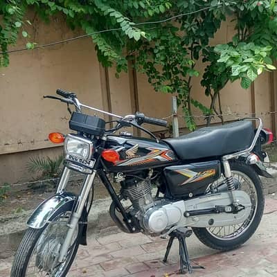 United 125cc good condition hai majboori mai sale kar Raha ho