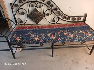 wrought iron sofa seat