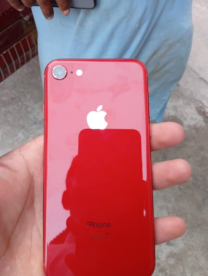 Apple iPhone 8 1