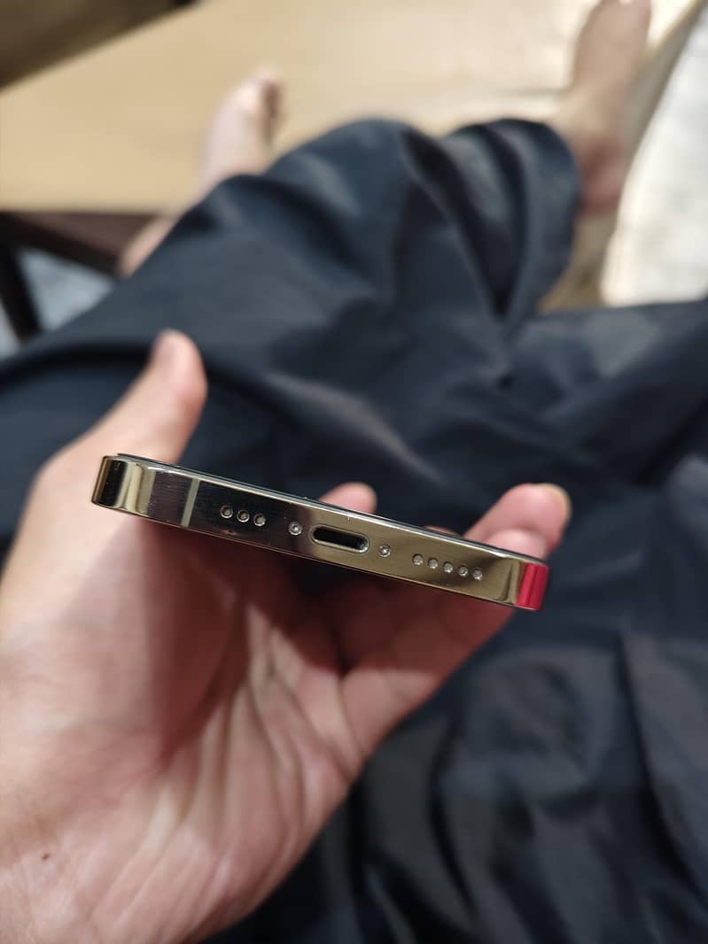 iPhone 12 Pro 4