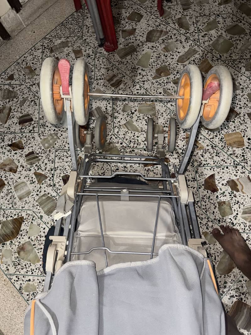 PRAM GOOD CONDITION 5