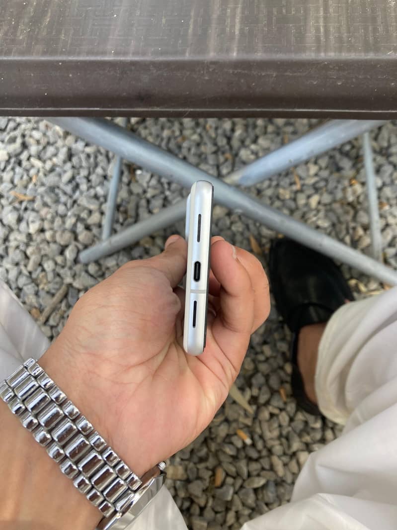 Google Pixel 7 3